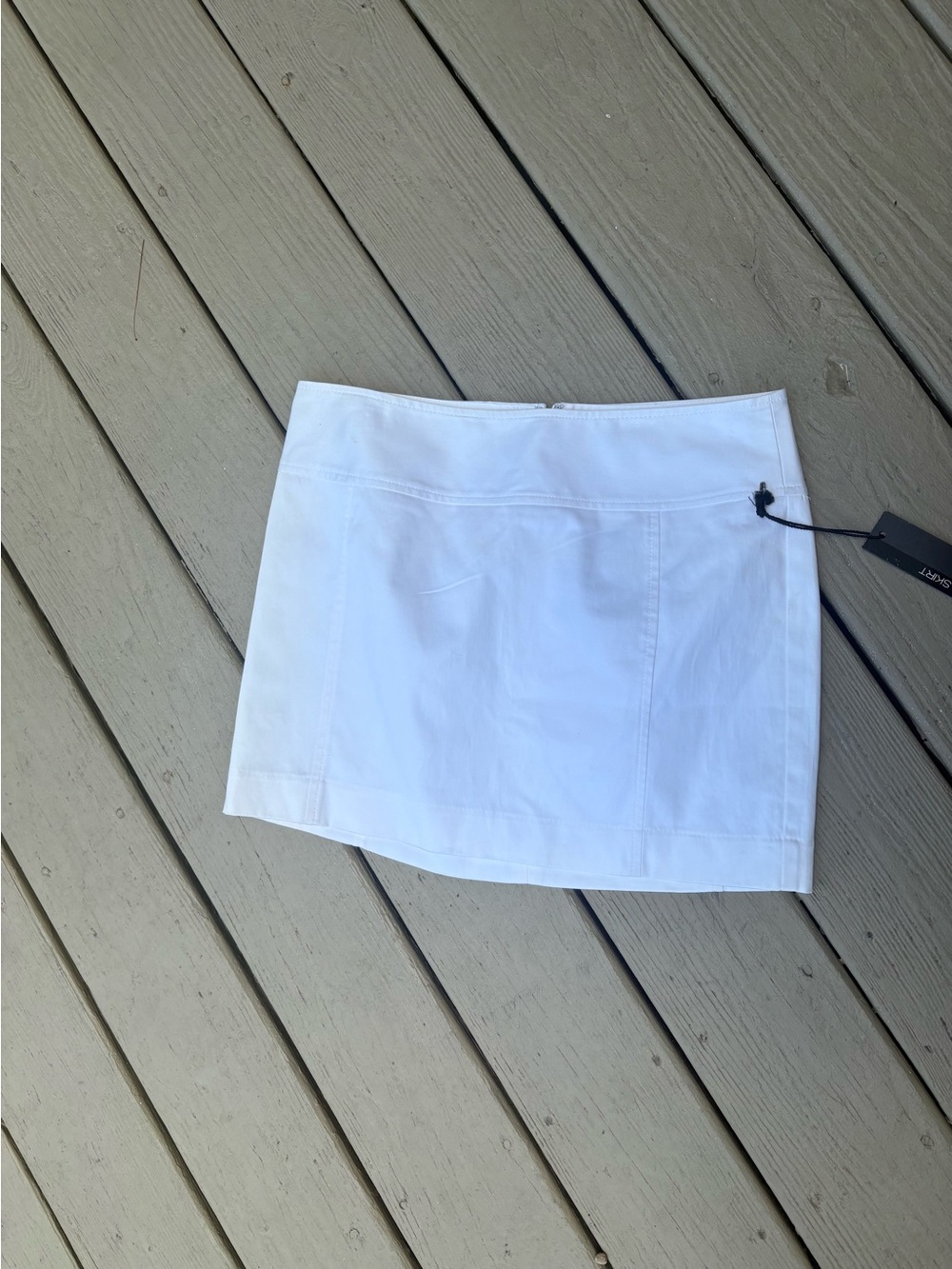 NWT EXPRESS White Women’s Mini Skirt, Size: 6